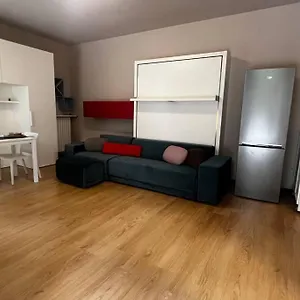 Urban House - Comfy Flat Navigli Center Milán